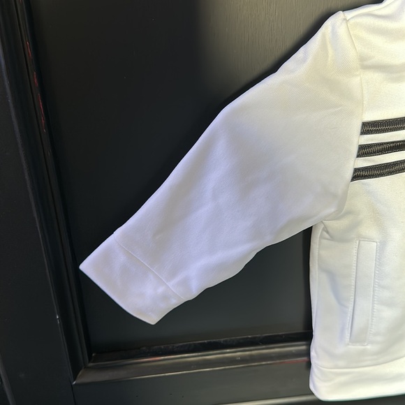 ADIDAS JACKET 6 months ECU in white with black trim, pockets, front zipper - Picture 3 of 11
